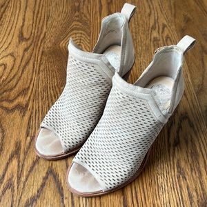 Vince Camuto Kensa Booties